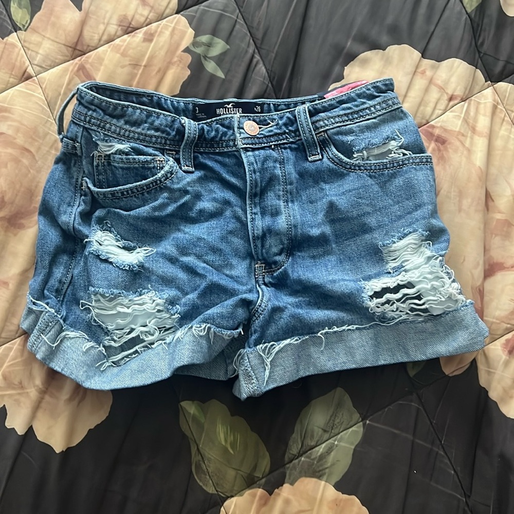 Hollister High-Rise Mom Shorts 3”
